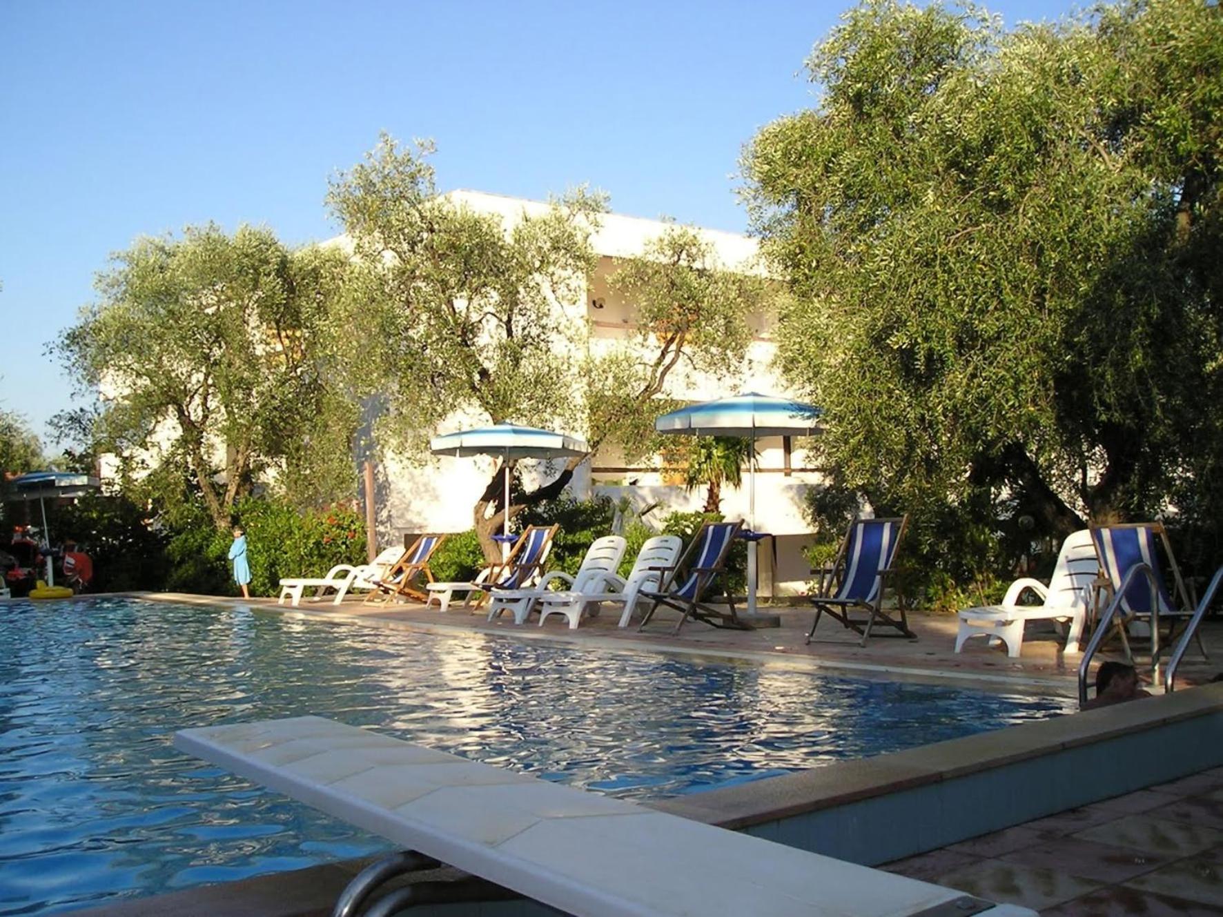 Residence Baia Del Gallo Вьесте Экстерьер фото