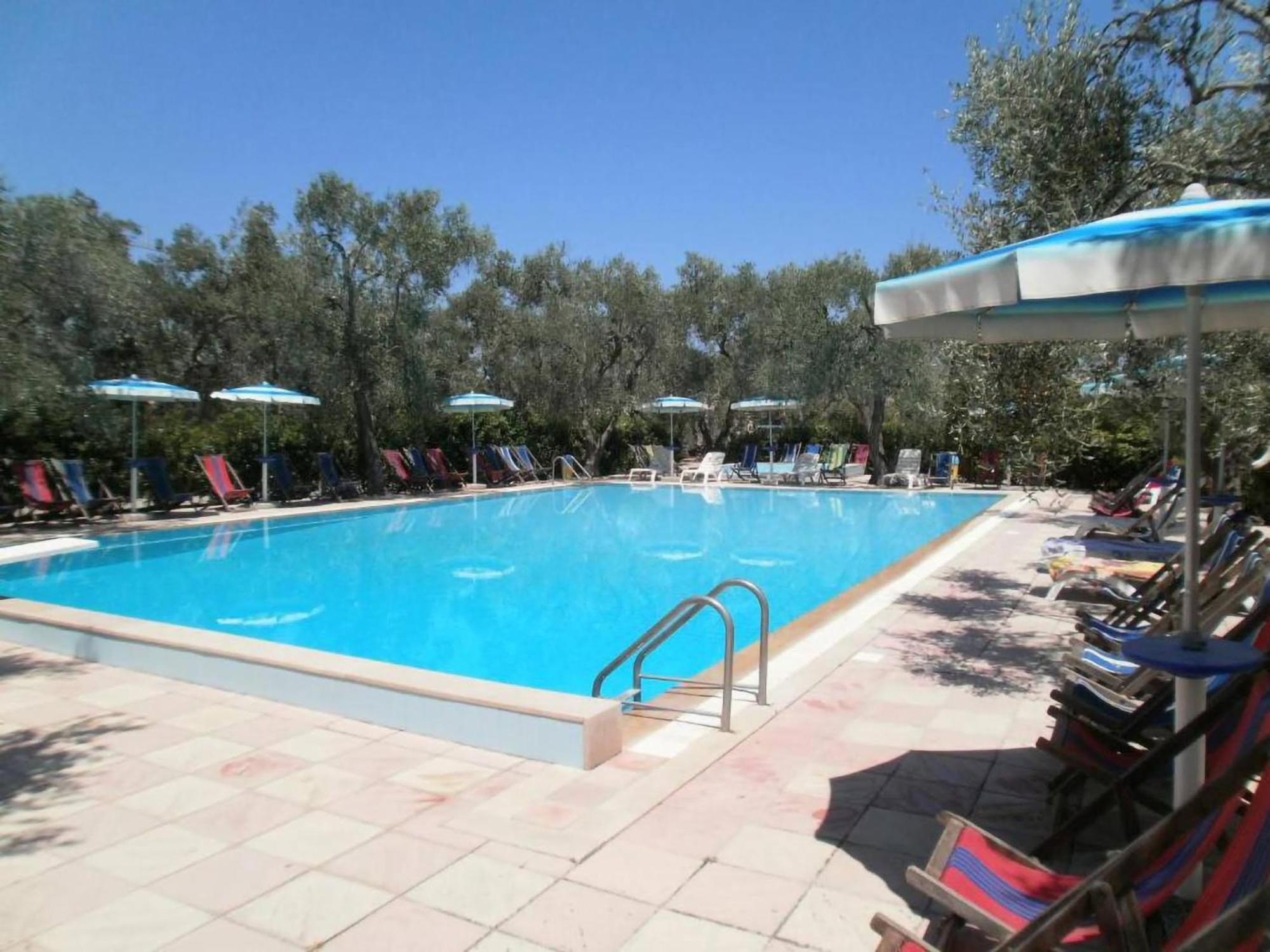 Residence Baia Del Gallo Вьесте Экстерьер фото